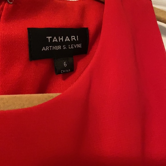 Elegant, asymmetrical red dress - Picture 3 of 3